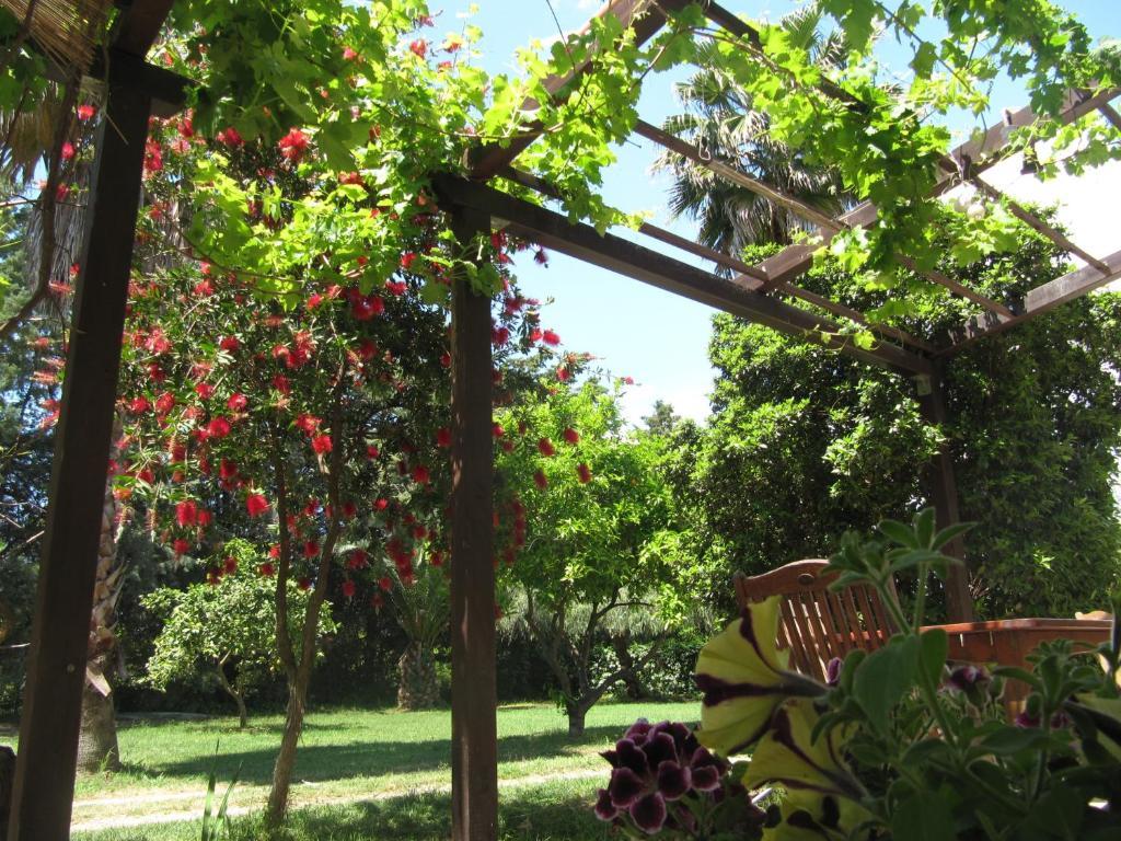 Agriturismo Torre Del Golfo Cropani Exterior photo