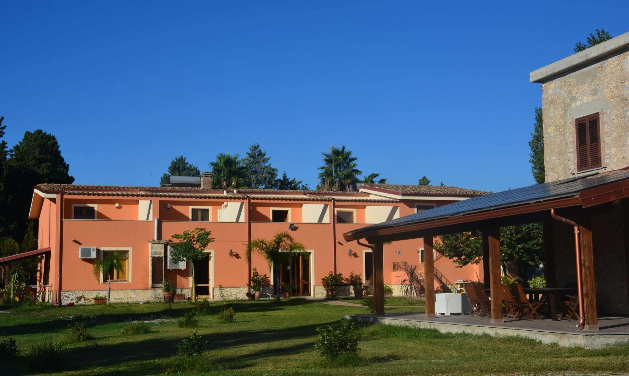 Agriturismo Torre Del Golfo Cropani Exterior photo